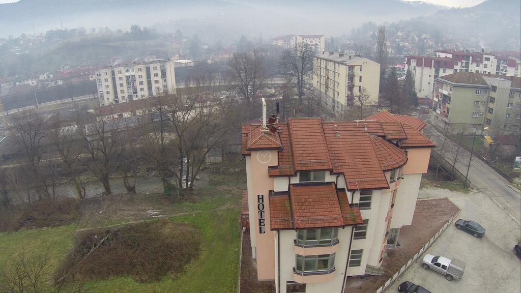 Hotel Seos Hadzici Экстерьер фото