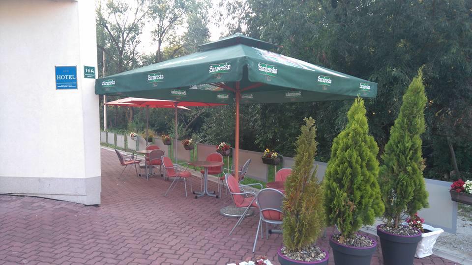 Hotel Seos Hadzici Экстерьер фото